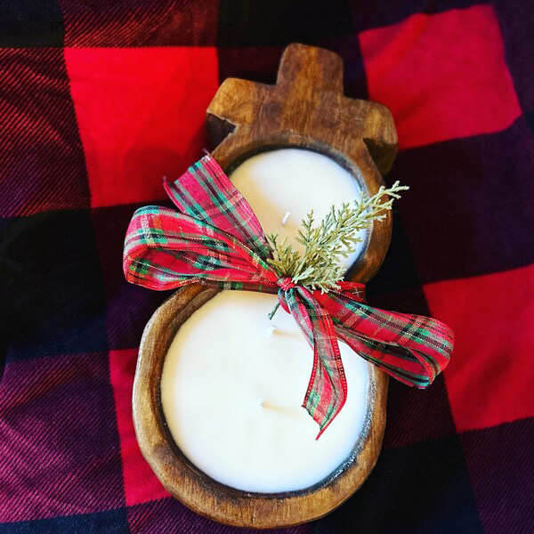 Burnish holiday candle pouring workshop hosted by Seven Divas